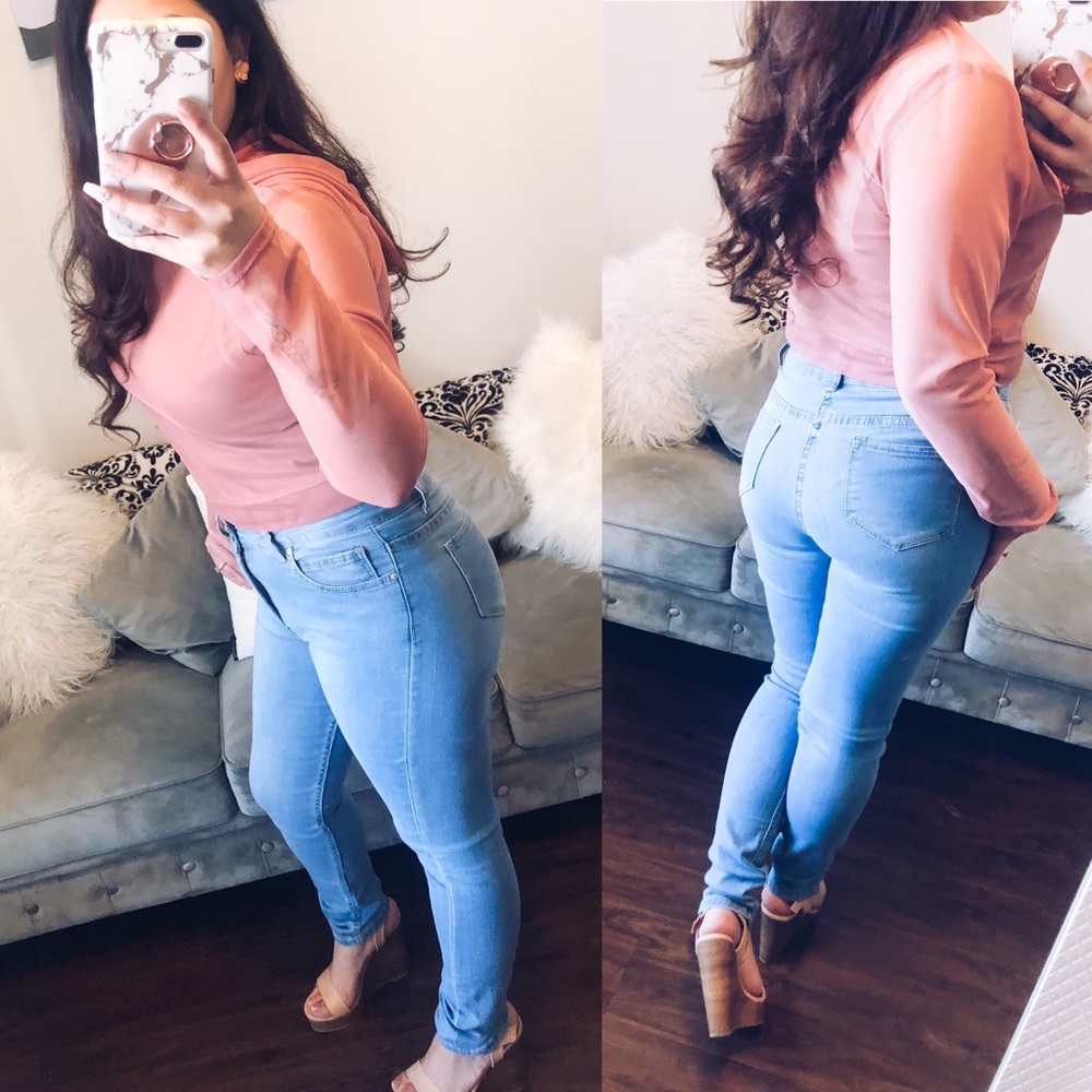 Light wash Skinny Jean mid-rise